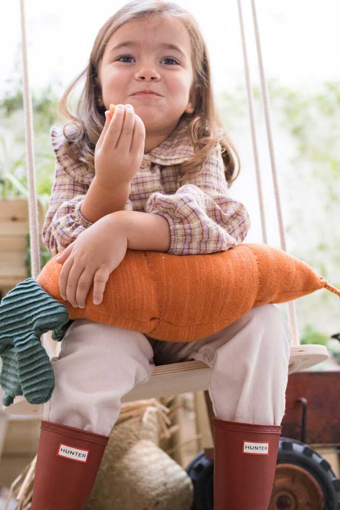 Knit Carrot Cushion - Image 3