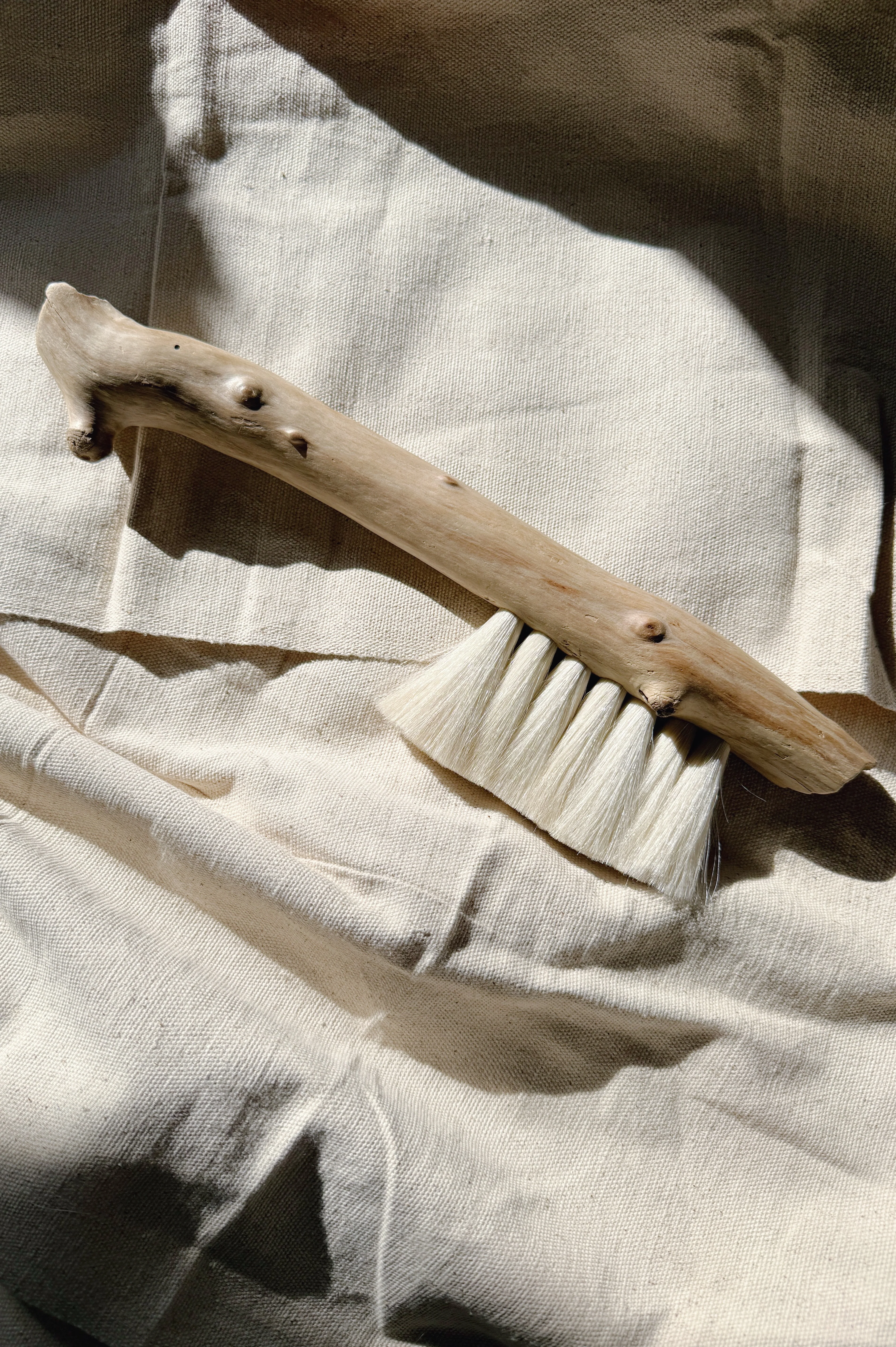 Castaway Driftwood Brush - Image 2