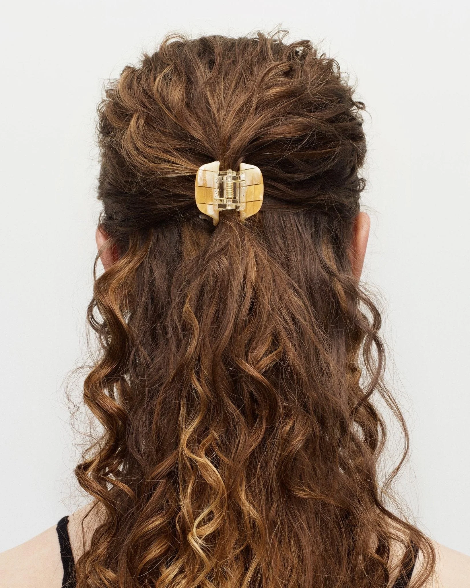 Checkered Sea Shell Hair Clip - Image 3